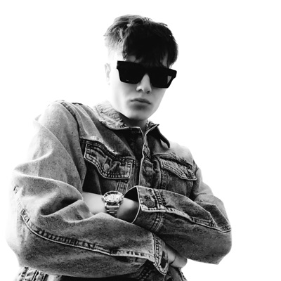 Escucha a undefined, mira videos musicales, lee su biografía, consulta las fechas de las gira y más.