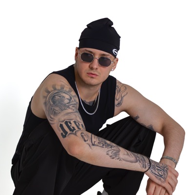 Escucha a undefined, mira videos musicales, lee su biografía, consulta las fechas de las gira y más.