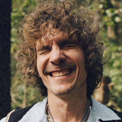 Listen to Håkan Hellström, watch music videos, read bio, see tour dates & more!