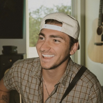 Listen to Michael Sanzone, watch music videos, read bio, see tour dates & more!