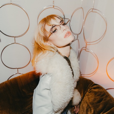 Listen to Juliet Simms, watch music videos, read bio, see tour dates & more!